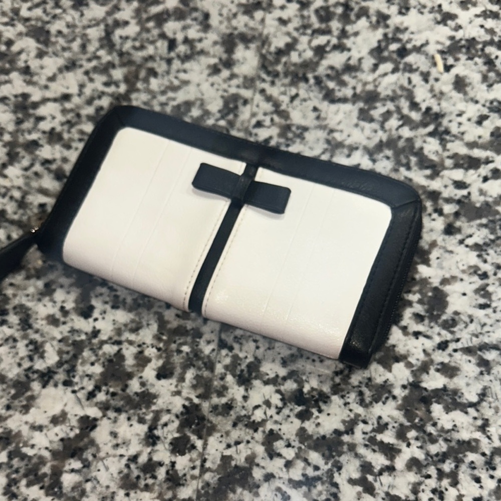 Elegant Black and White Wallet